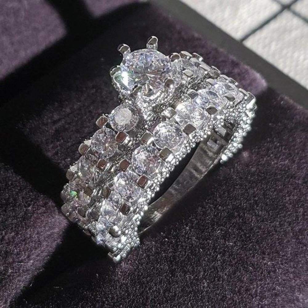 NEW Luxury 925 Sterling Silver Diamond Ring Set - Picture 5 of 8